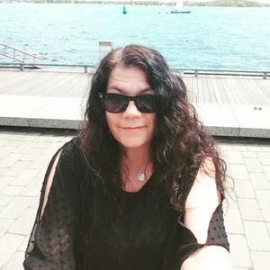 Meet your Posher, Palmira